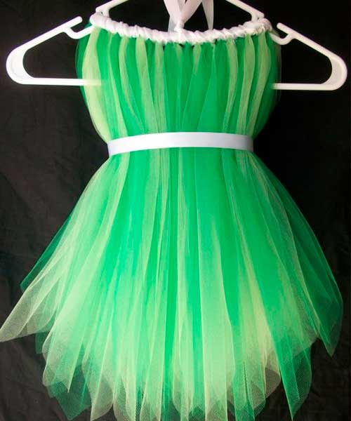 Disfraz de tinkerbell campanilla con una falda de tul verde