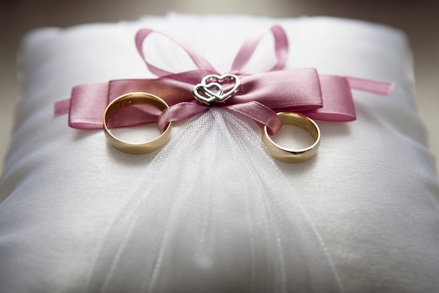 aniversario de boda con dos anillos