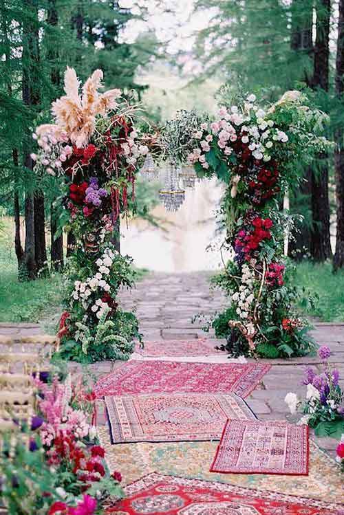 Arco de boda para celebrar boda bohemia
